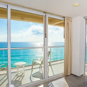 Stunning! 2 Bdrm Beach/oceanfront On Beach - Zone Apartahotel