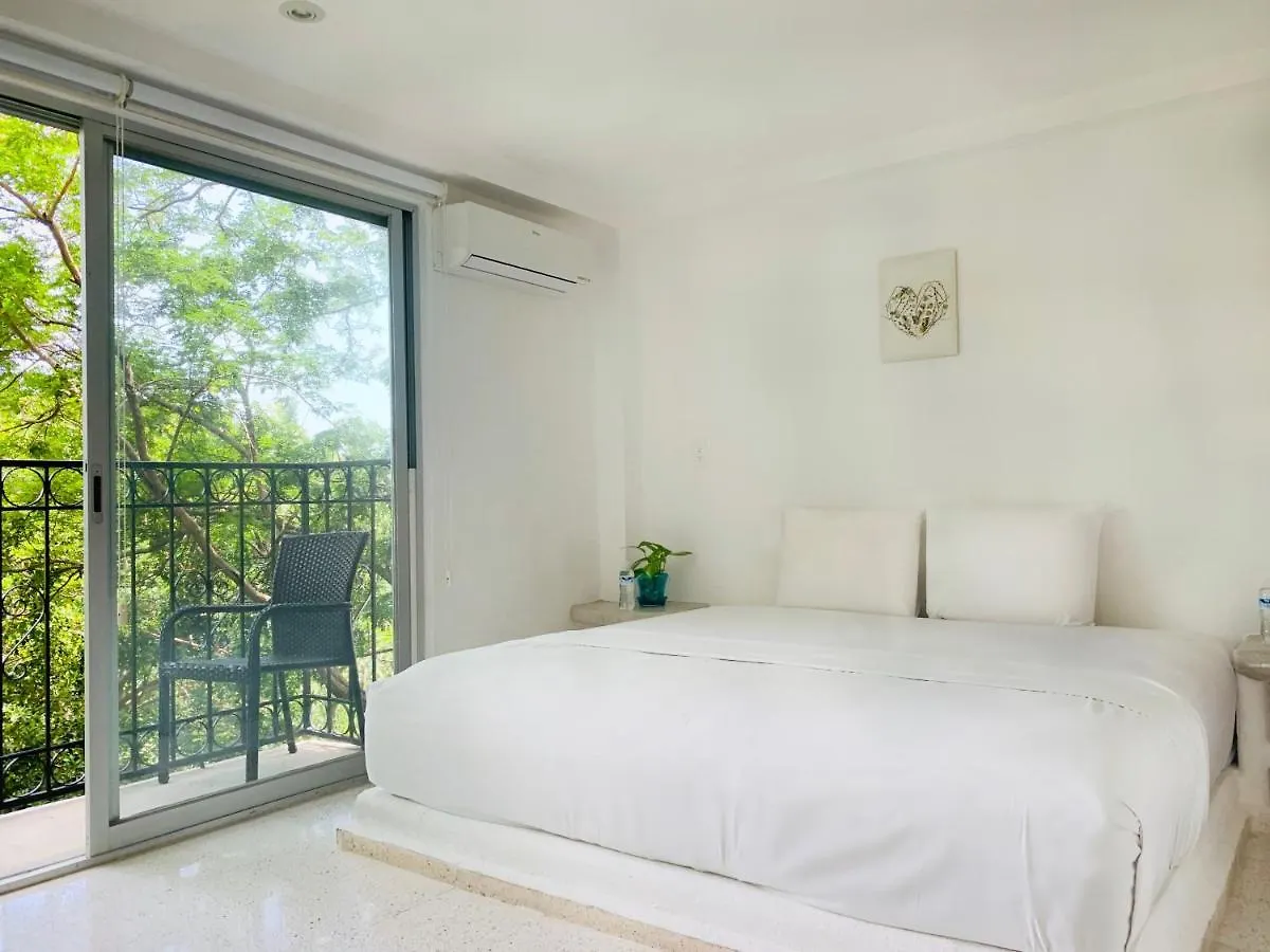 Villa Antilope Cancun Bed & Breakfast