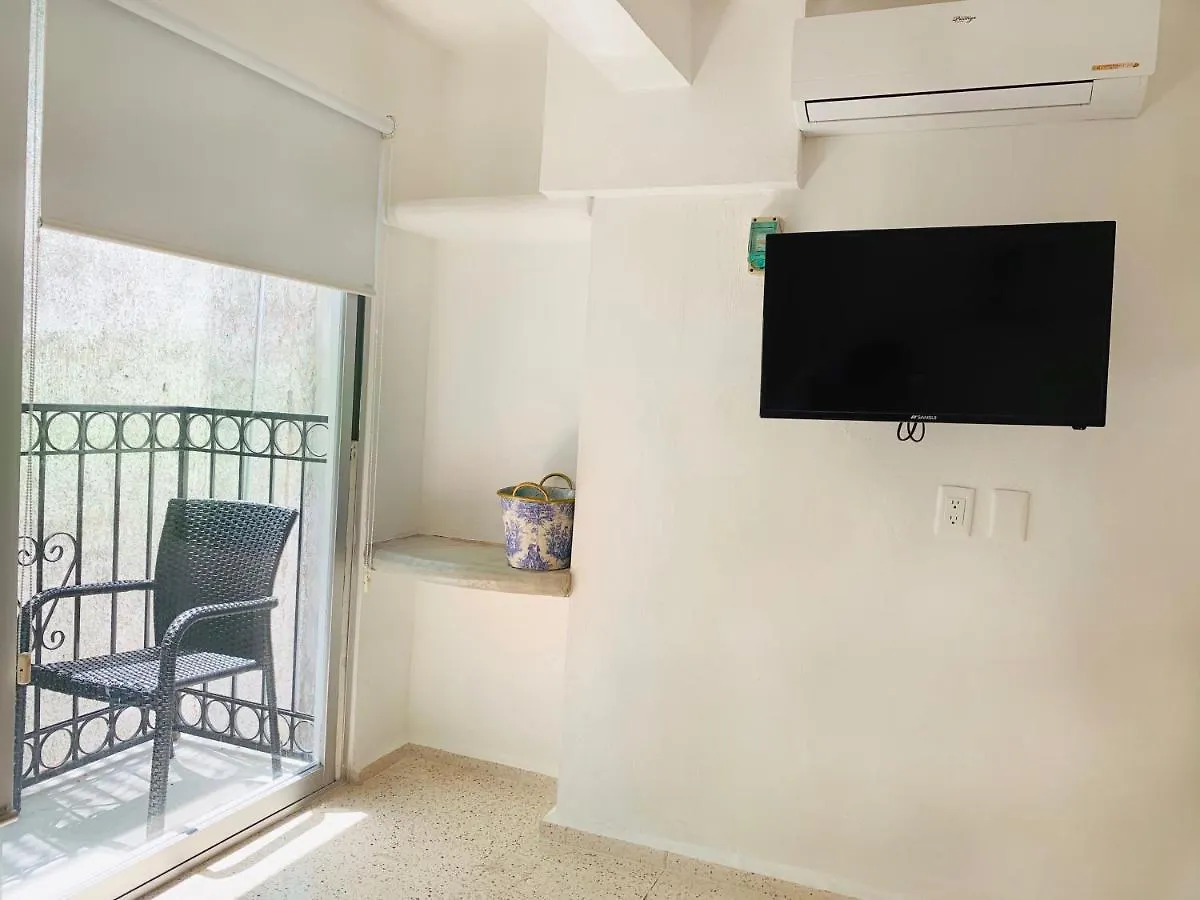 Villa Antilope Cancun Bed & Breakfast